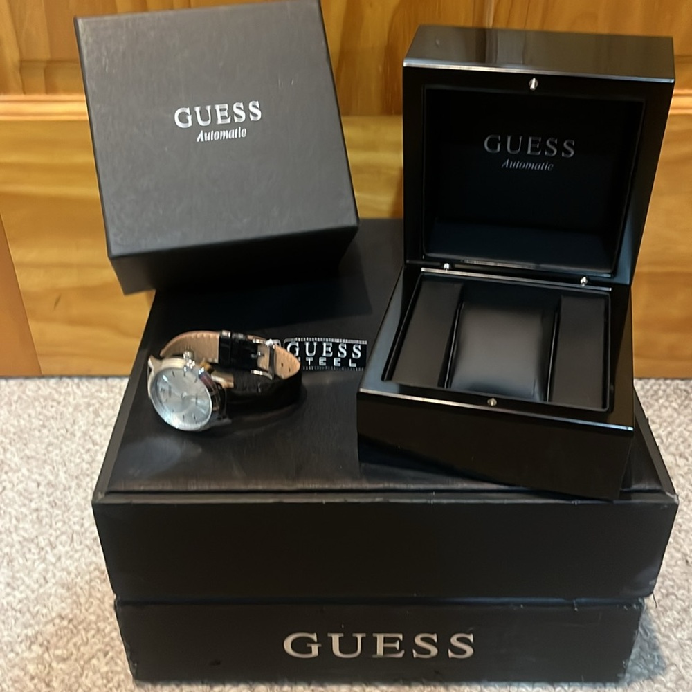 Guess Automatic Watch - Picture 3 of 15